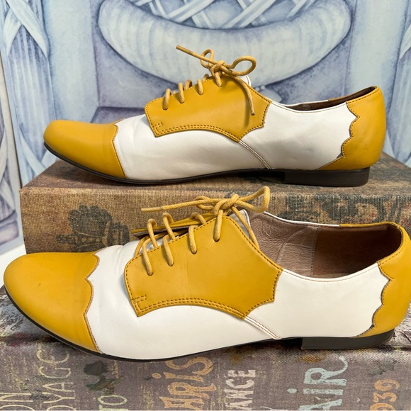 Chelsea Crew Vintage Style Leather Oxfords - Picture 3 of 7